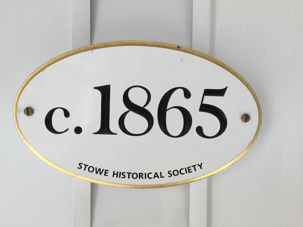 Hobble Inn Stowe Bagian luar foto